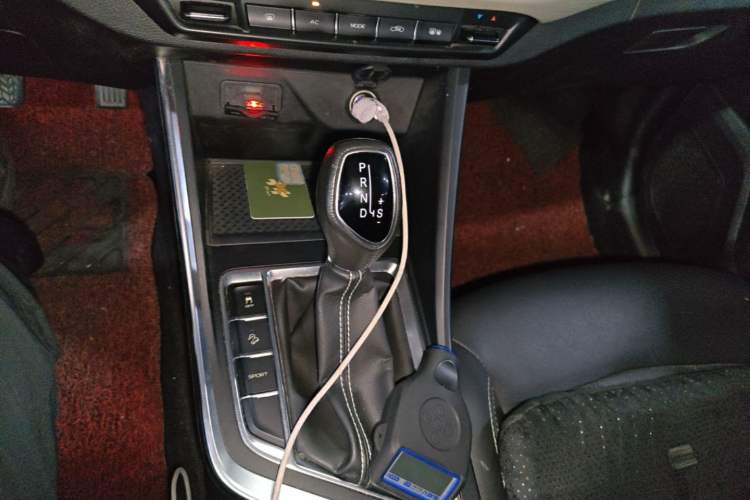 Used Geely Auto Vision X3 2020 1.5L CVT Luxury Model Gear Lever