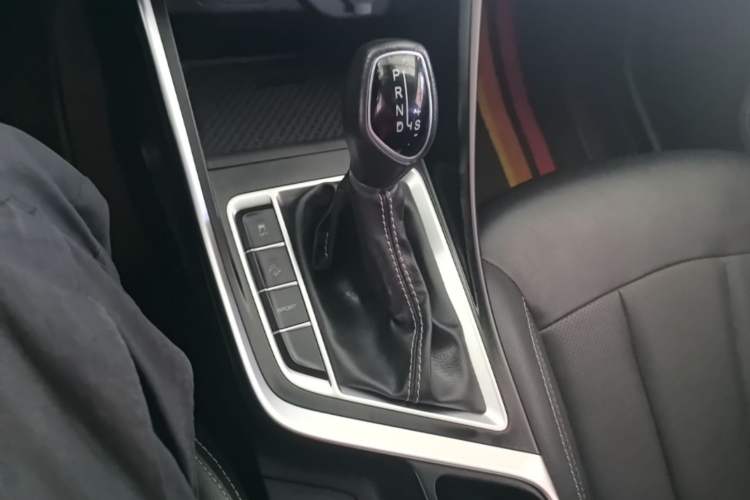 Used Geely Auto Vision X3 2020 1.5L CVT Luxury Model Gear Lever