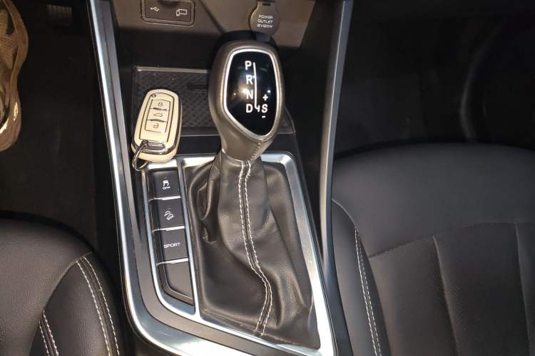 Used Geely Auto Vision X3 2020 1.5L CVT Luxury Model Gear Lever