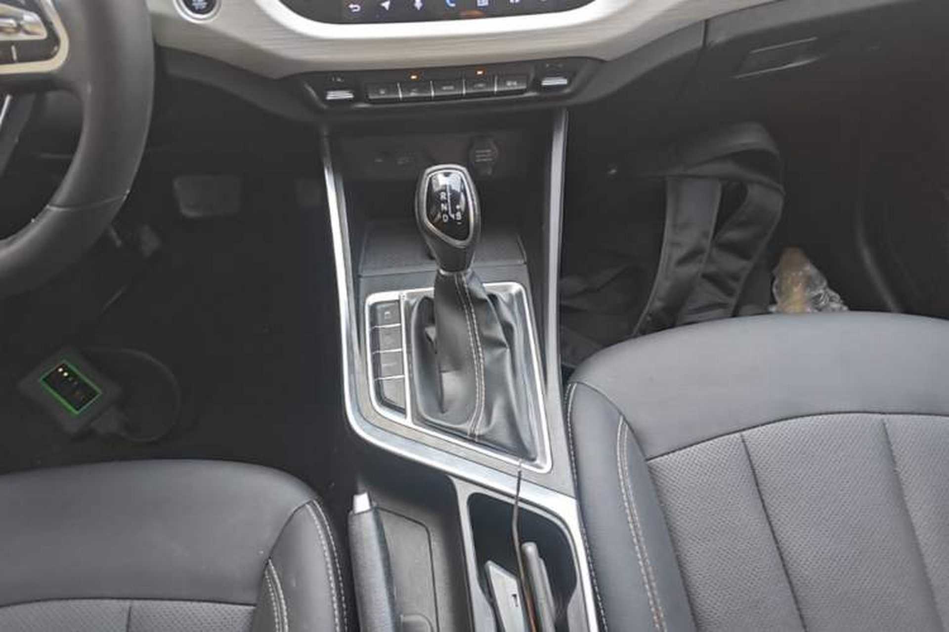 Used Geely Auto Vision X3 2020 1.5L CVT Luxury Model Gear Lever