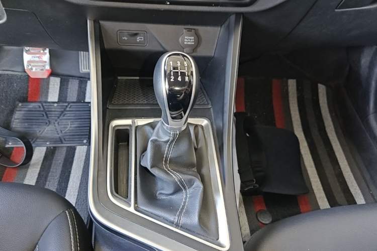 Used Geely Auto Vision X3 2020 1.5L Manual Elite Edition Gear Lever