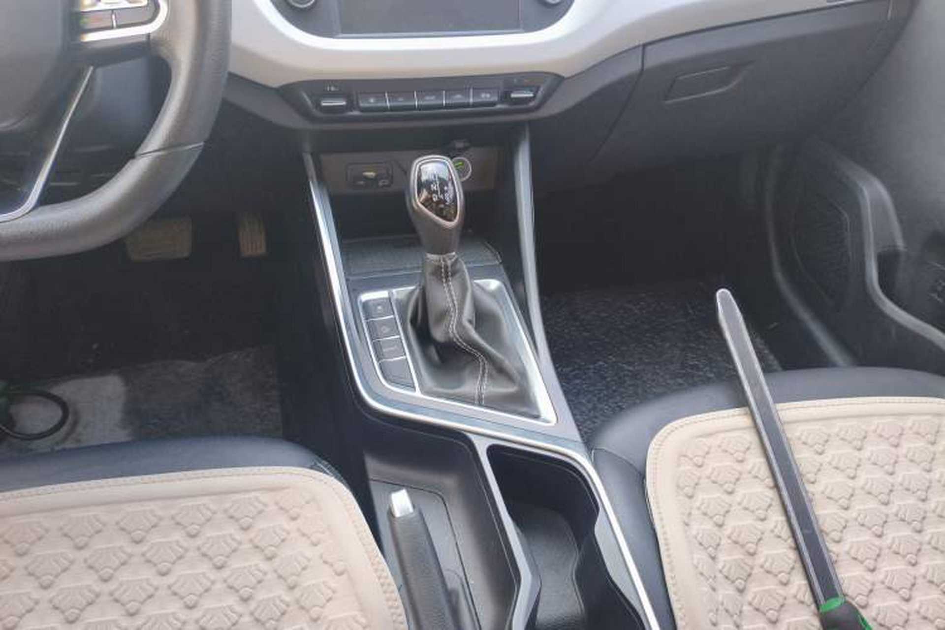 Used Geely Auto Vision X3 2020 1.5L CVT Elite Edition Gear Lever