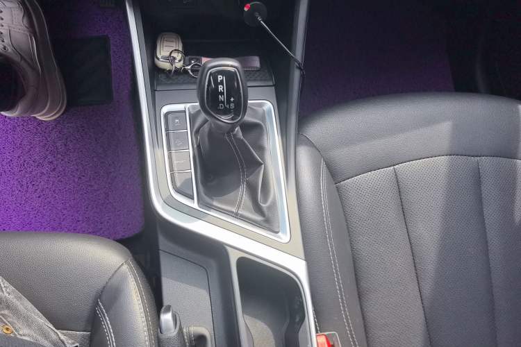 Used Geely Auto Vision X3 2020 1.5L CVT Elite Edition Gear Lever