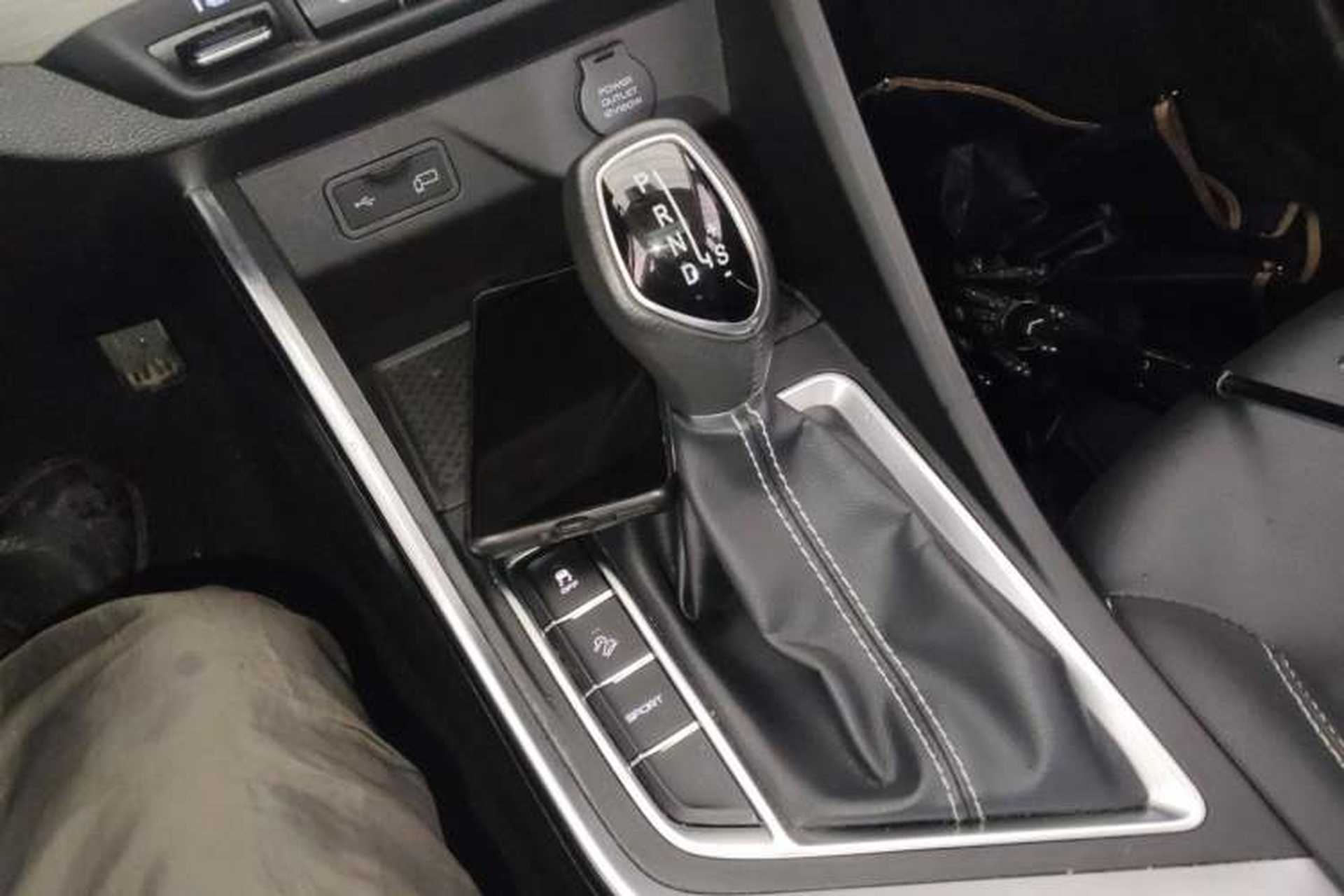 Used Geely Auto Vision X3 2020 1.5L CVT Luxury Model Gear Lever
