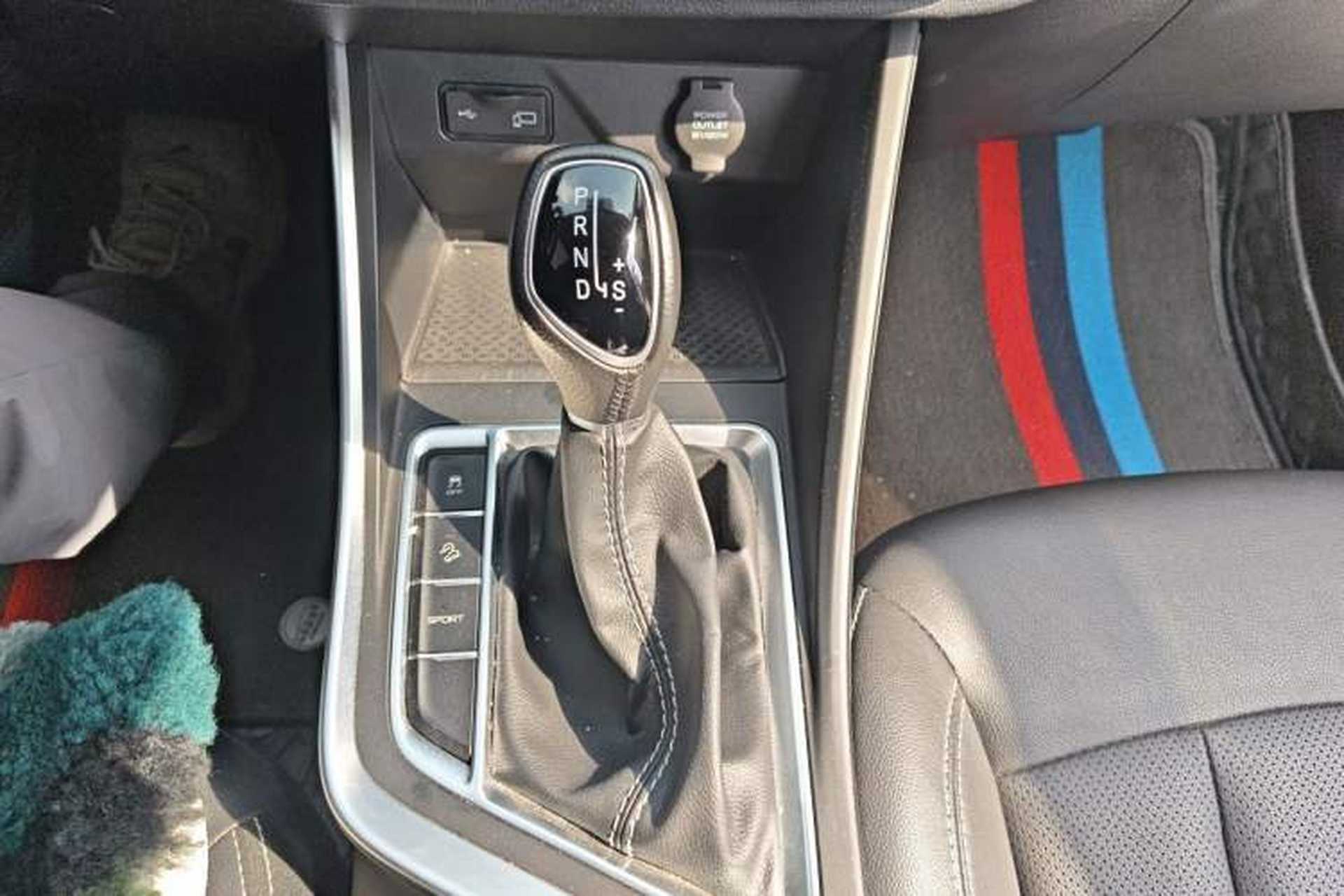 Used Geely Auto Vision X3 2020 1.5L CVT Elite Edition Gear Lever