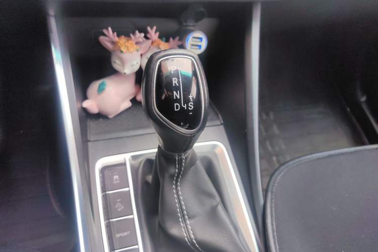 Used Geely Auto Vision X3 2020 1.5L CVT Luxury Model Gear Lever
