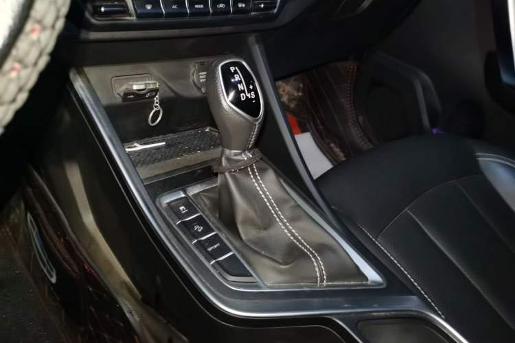 Used Geely Auto Vision X3 2020 1.5L CVT Luxury Model Gear Lever