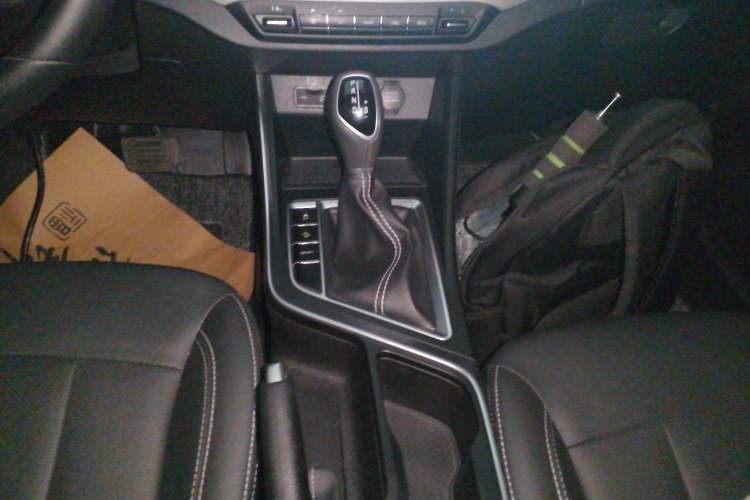 Used Geely Auto Vision X3 2020 1.5L CVT Luxury Model Gear Lever