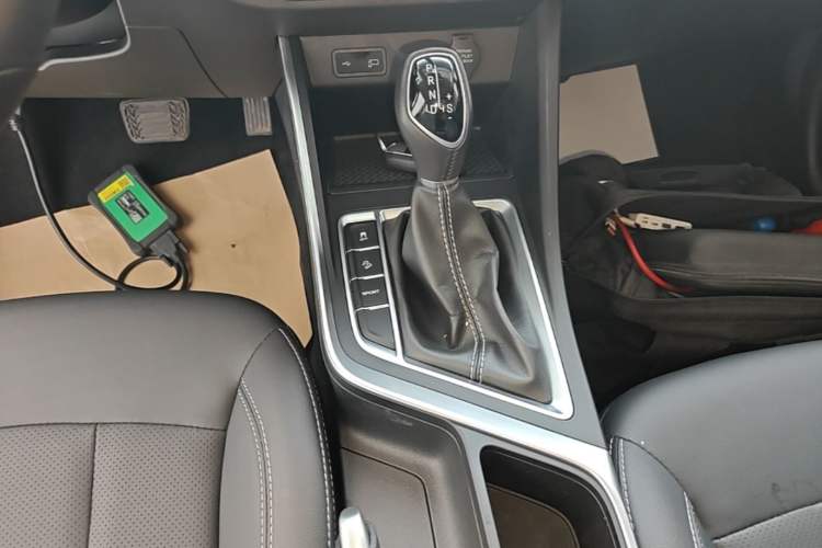 Used Geely Auto Vision X3 2020 1.5L CVT Luxury Model Gear Lever