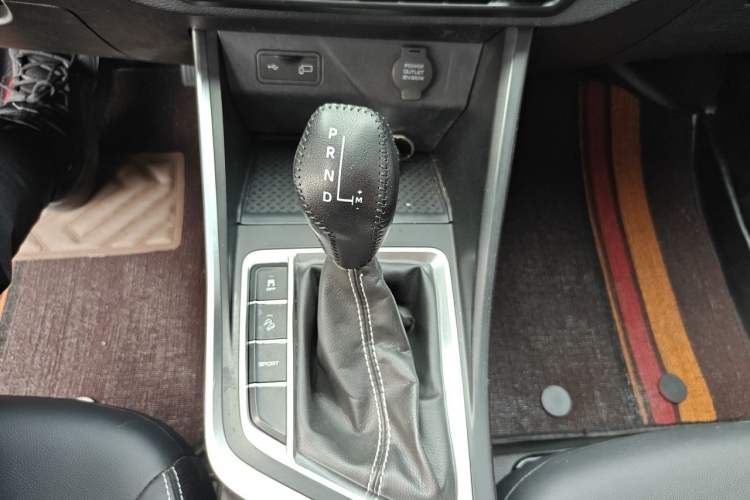 Used Geely Auto Vision X3 2020 1.5L CVT Luxury Model Gear Lever