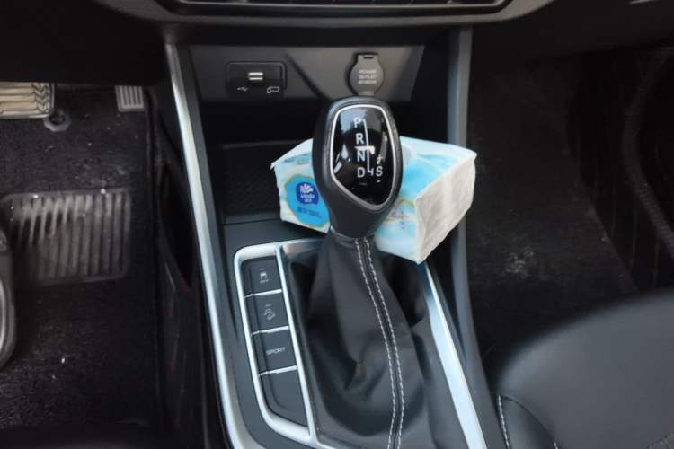 Used Geely Auto Vision X3 2020 1.5L CVT Luxury Model Gear Lever