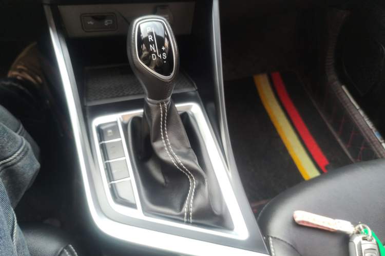 Used Geely Auto Vision X3 2020 1.5L CVT Luxury Model Gear Lever