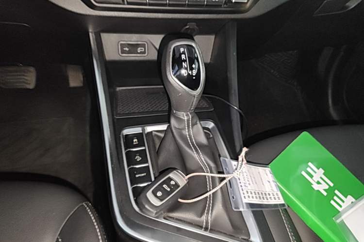 Used Geely Auto Vision X3 2020 1.5L CVT Elite Edition Gear Lever