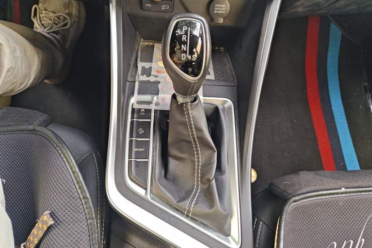 Used Geely Auto Vision X3 2020 1.5L CVT Luxury Model Gear Lever
