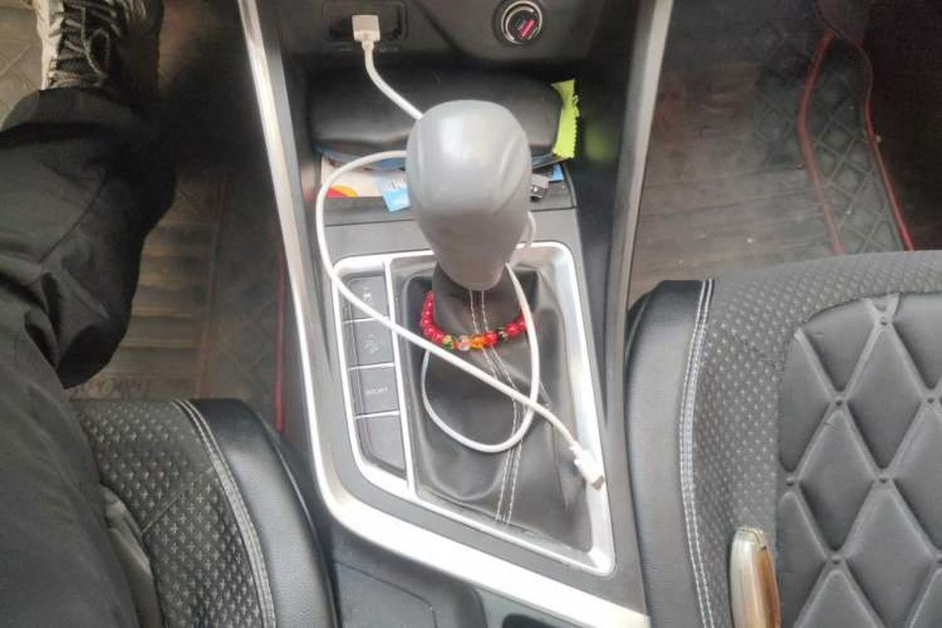 Used Geely Auto Vision X3 2020 1.5L CVT Luxury Model Gear Lever