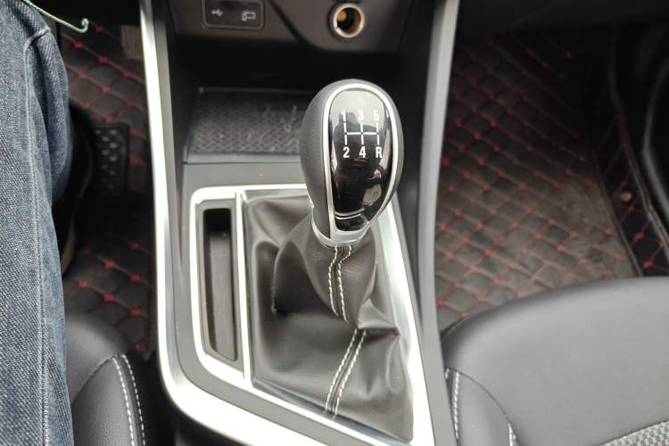 Used Geely Auto Vision X3 2020 1.5L Manual Happiness Edition Gear Lever