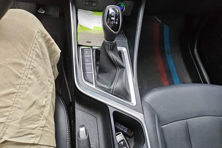Used Geely Auto Vision X3 2020 1.5L CVT Luxury Model Gear Lever