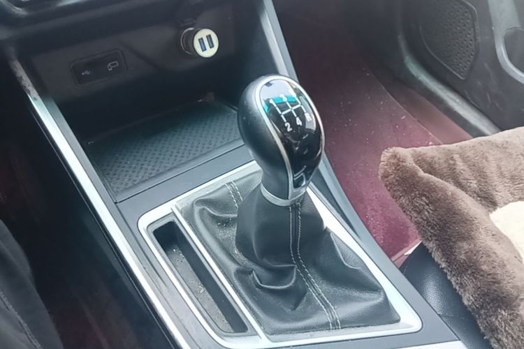 Used Geely Auto Vision X3 2020 1.5L Manual Elite Edition Gear Lever