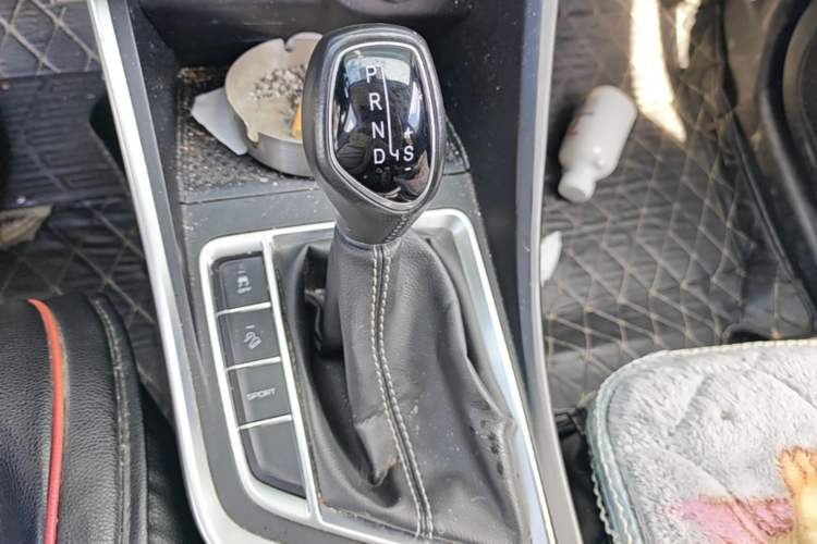 Used Geely Auto Vision X3 2020 1.5L CVT Luxury Model Gear Lever