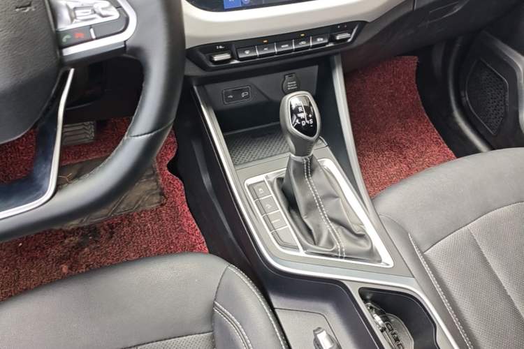 Used Geely Auto Vision X3 2020 1.5L CVT Luxury Model Gear Lever