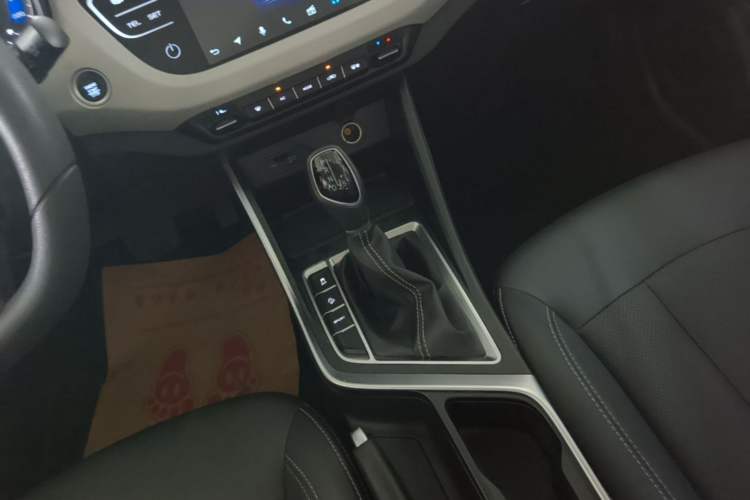 Used Geely Auto Vision X3 2020 1.5L CVT Elite Edition Gear Lever