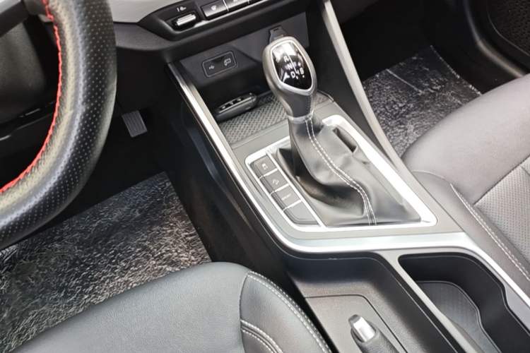 Used Geely Auto Vision X3 2020 1.5L CVT Luxury Model Gear Lever