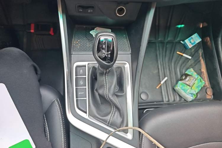 Used Geely Auto Vision X3 2020 1.5L CVT Luxury Model Gear Lever