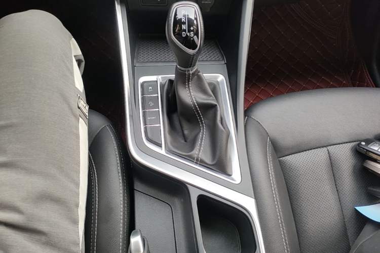 Used Geely Auto Vision X3 2020 1.5L CVT Luxury Model Gear Lever