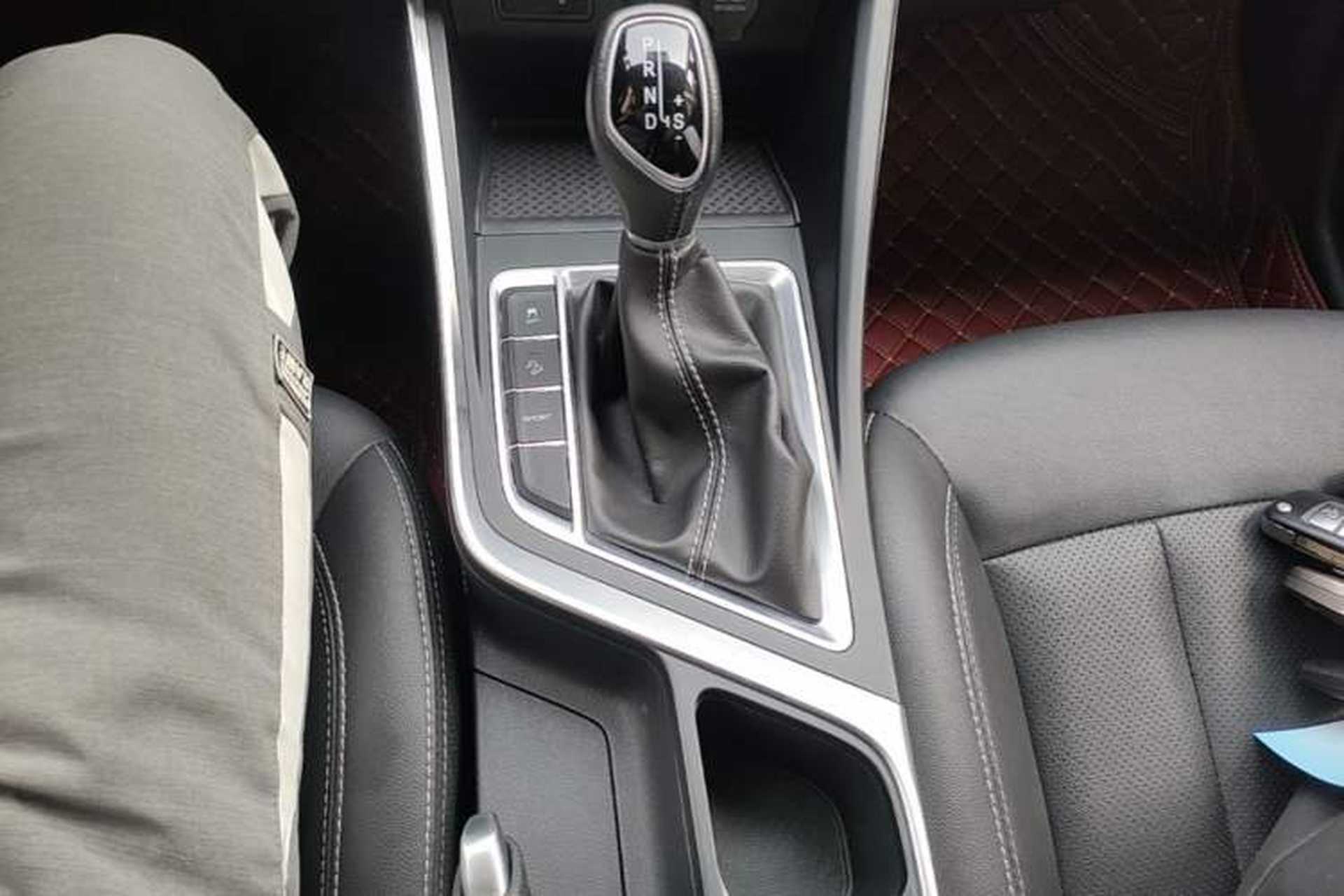 Used Geely Auto Vision X3 2020 1.5L CVT Luxury Model Gear Lever