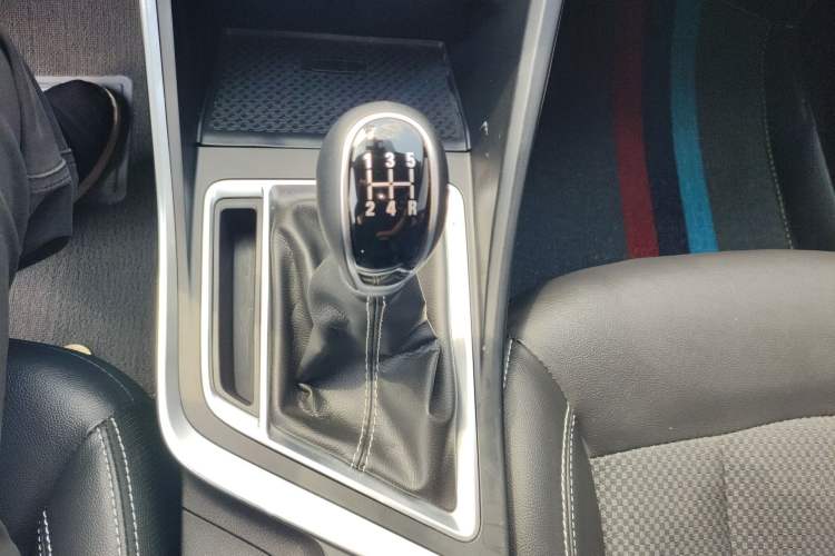 Used Geely Auto Vision X3 2020 1.5L Manual Happiness Edition Gear Lever