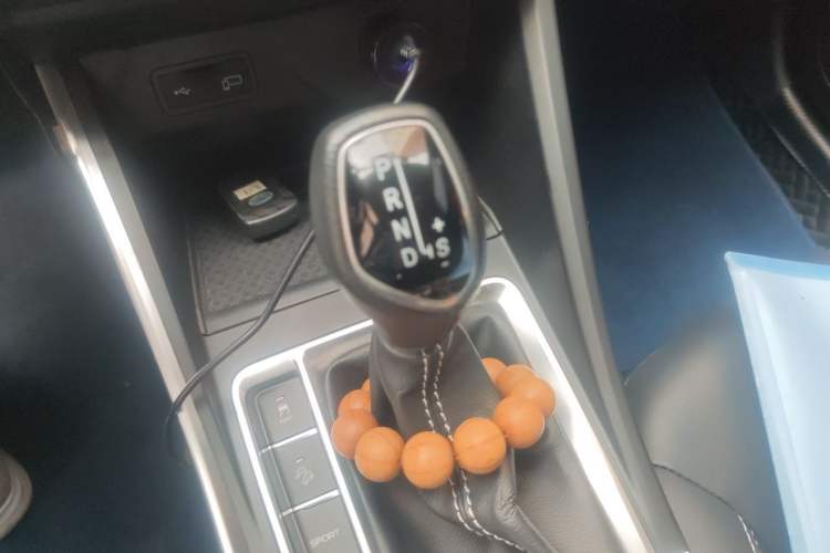 Used Geely Auto Vision X3 2020 1.5L CVT Luxury Model Gear Lever