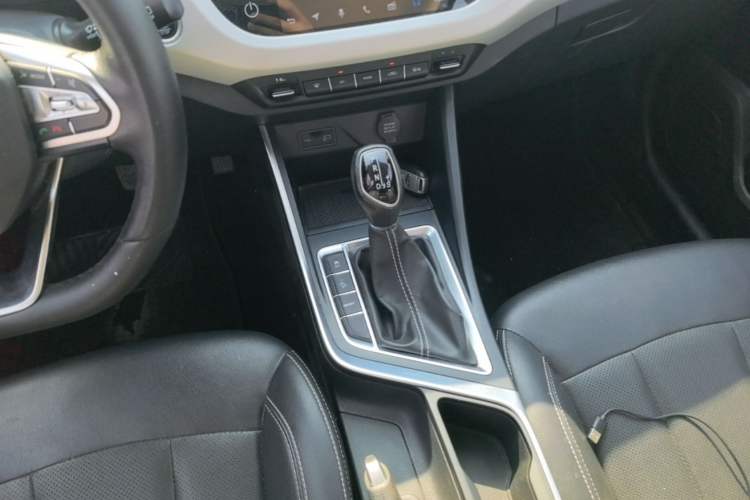 Used Geely Auto Vision X3 2020 1.5L CVT Luxury Model Gear Lever