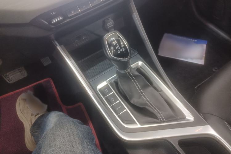 Used Geely Auto Vision X3 2020 1.5L CVT Luxury Model Gear Lever