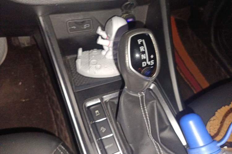 Used Geely Auto Vision X3 2020 1.5L CVT Luxury Model Gear Lever