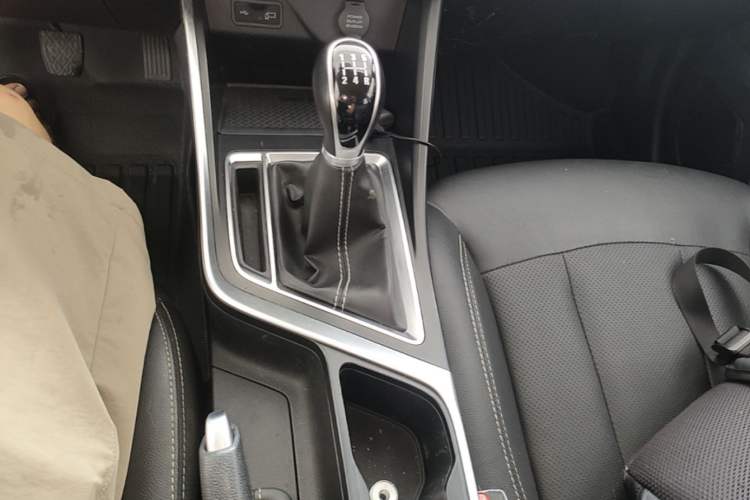 Used Geely Auto Vision X3 2020 1.5L Manual Elite Edition Gear Lever