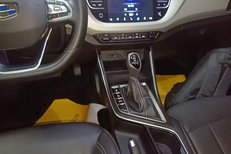 Used Geely Auto Vision X3 2020 1.5L CVT Luxury Model Gear Lever