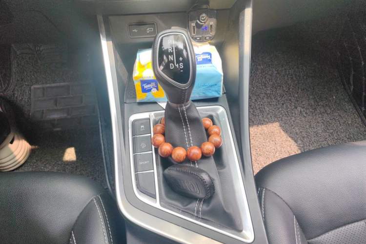 Used Geely Auto Vision X3 2020 1.5L CVT Luxury Model Gear Lever