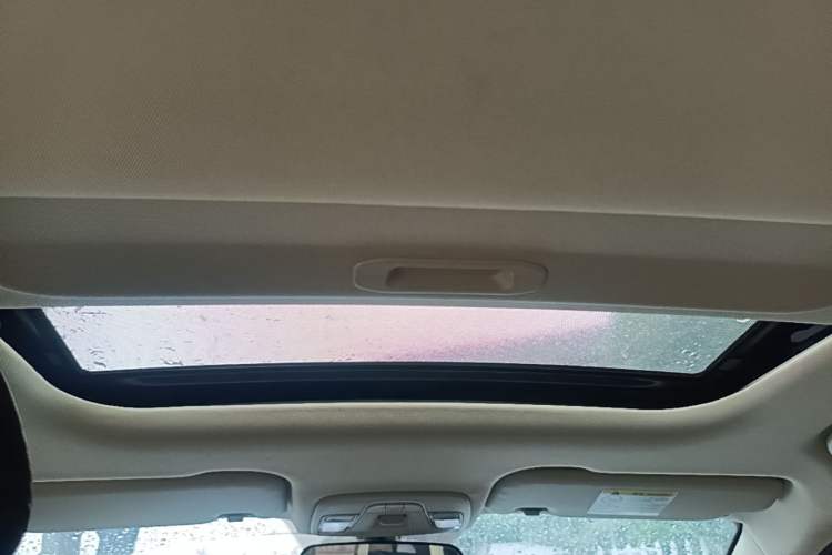 Used Geely Auto Vision X3 2020 1.5L CVT Luxury Model Headliner