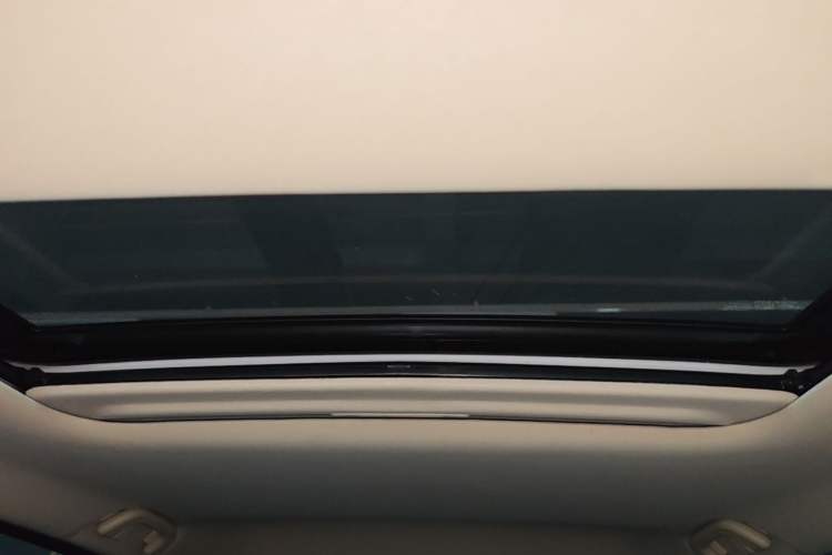 Used Geely Auto Vision X3 2020 1.5L Manual Luxury Edition Headliner
