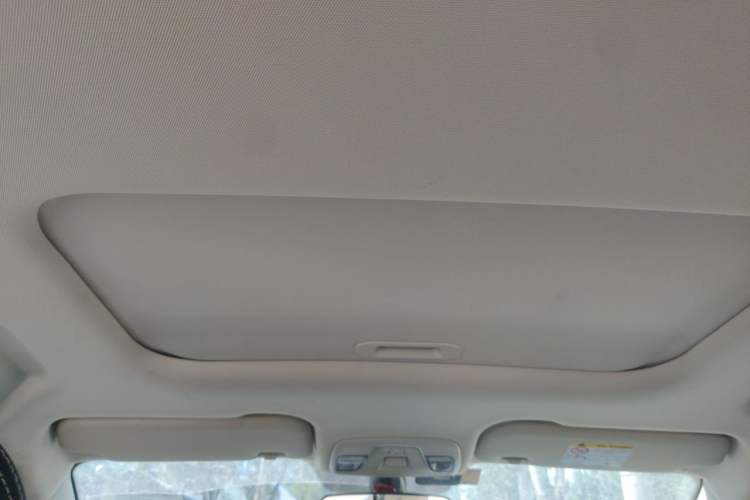 Used Geely Auto Vision X3 2020 1.5L Manual Luxury Edition Headliner