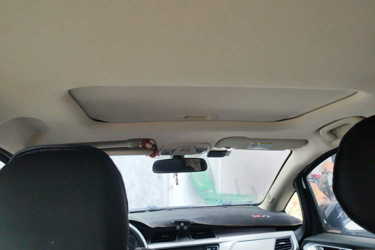 Used Geely Auto Vision X3 2020 1.5L CVT Luxury Model Headliner