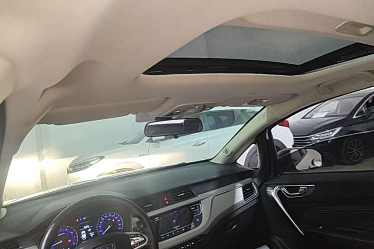 Used Geely Auto Vision X3 2020 1.5L CVT Luxury Model Headliner