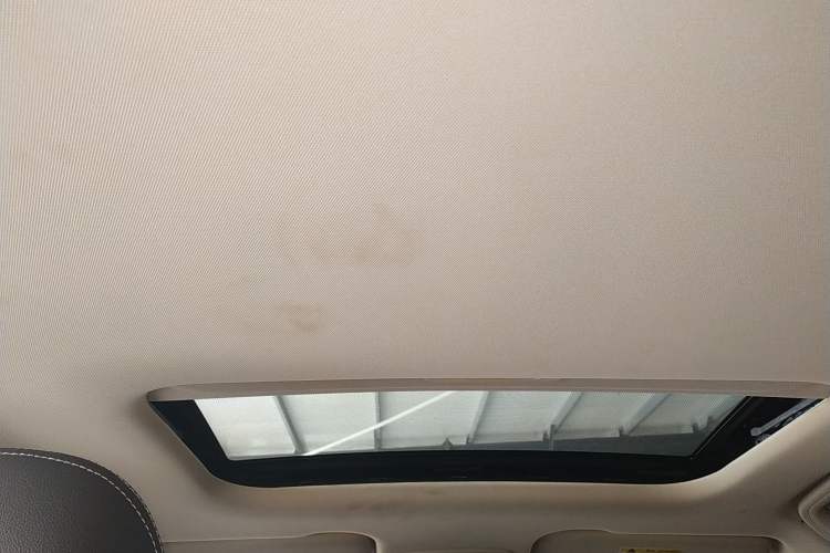 Used Geely Auto Vision X3 2020 1.5L CVT Luxury Model Headliner