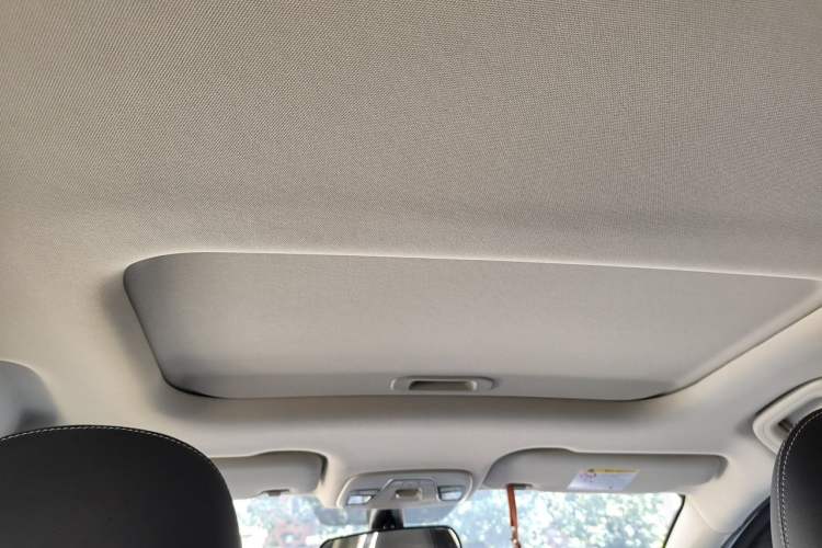 Used Geely Auto Vision X3 2020 1.5L Manual Luxury Edition Headliner