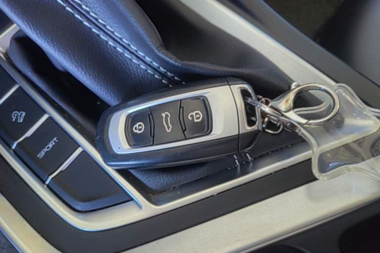 Used Geely Auto Vision X3 2020 1.5L CVT Luxury Model Interior 1