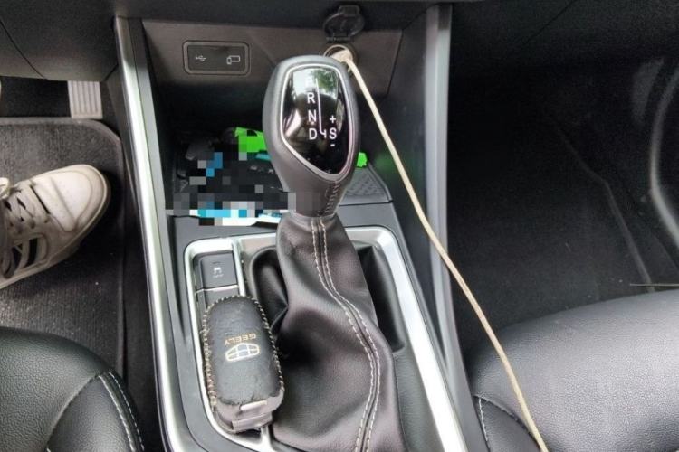 Used Geely Auto Vision X3 2020 1.5L CVT Elite Edition Interior 1