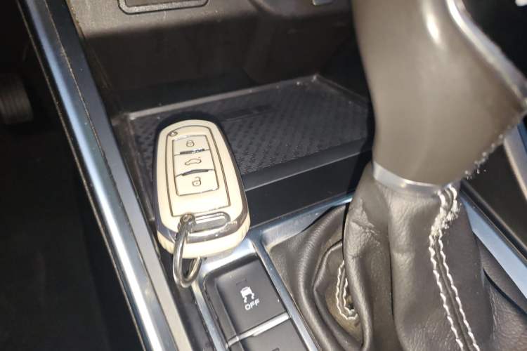 Used Geely Auto Vision X3 2020 1.5L CVT Luxury Model Interior 1