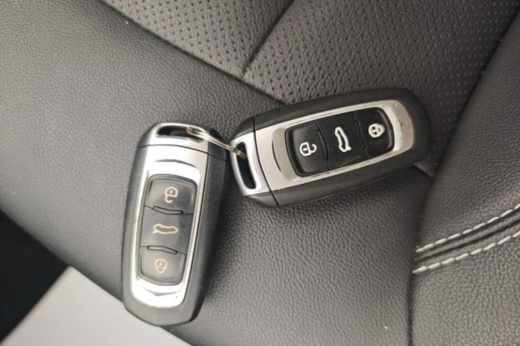 Used Geely Auto Vision X3 2020 1.5L CVT Luxury Model Interior 1