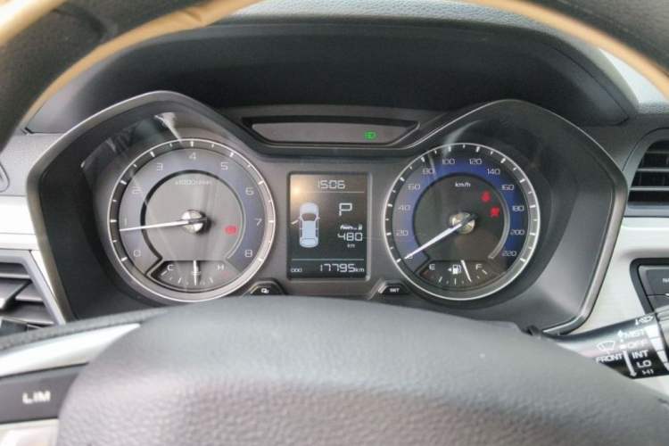 Used Geely Auto Vision X3 2020 1.5L CVT Elite Edition Interior 2