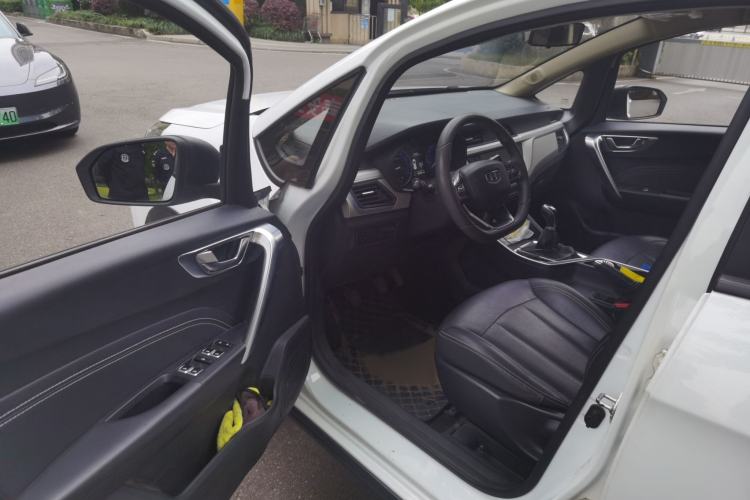 Used Geely Auto Vision X3 2020 1.5L Manual Elite Edition Interior 3